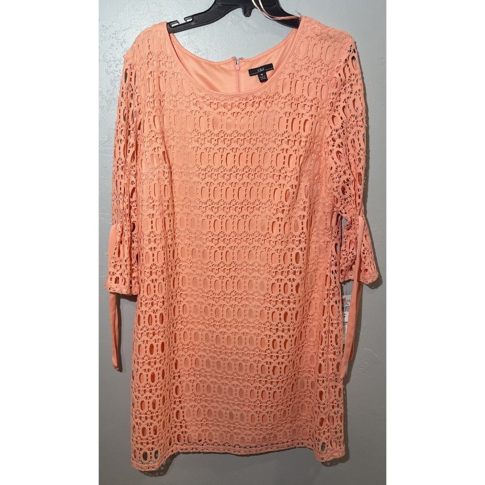 R & K peach lace dress lined inside